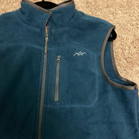 Fleece Full Zip Vest - Picture 7 of 9